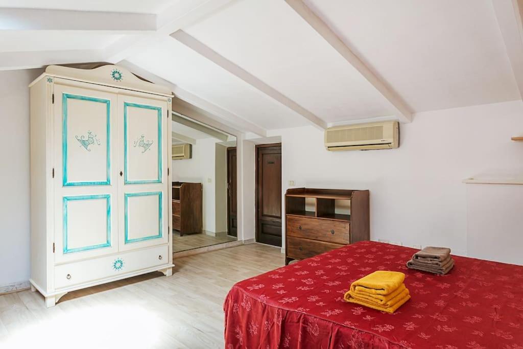 Central Apartment- Near The Cathedral * Olbia